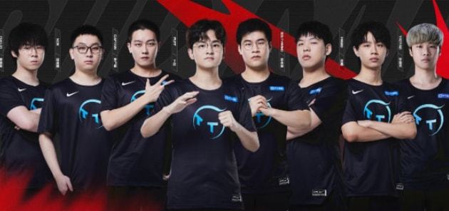 慎入，尼日利亚超比赛中一球员被对方球迷冲进场内割喉