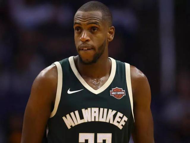 B席48次英超助攻超越阿圭罗，曼城队史仅次于丁丁和D席