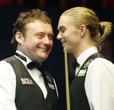 NBA：詹姆斯30+10+8 湖人险胜灰熊