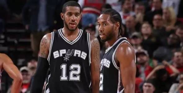 这庆祝动作太有梗了